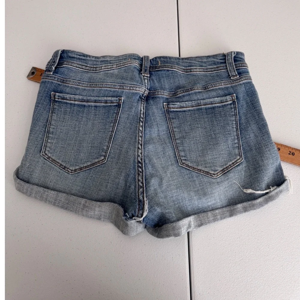 Eunina Lexi Low Rise Shortie Distressed Denim Shorts Size 30 Medium Wash dd